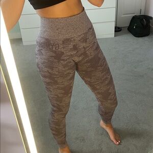 Gym shark leggings